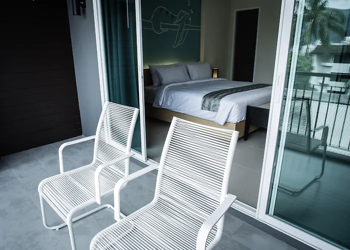 Tiras Patong Beach Hotel